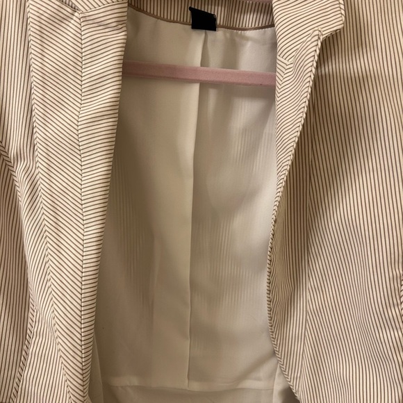 White House Black Market Cream Blazer with Notched Lapel - Picture 7 of 7